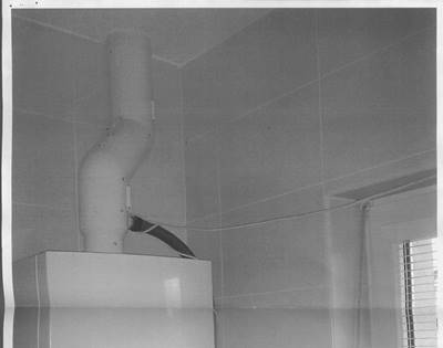 Obr. 2 Příklad instalace plynového kotle v koupelně